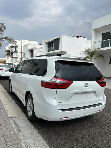 Toyota Sienna 3.5 Le At