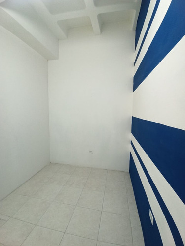 Imagen 5 de 10 de Venta De Local Comercial - C C Vasconia - Los Teques