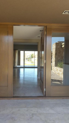 Imagen 8 de 10 de Casa - Los Castores