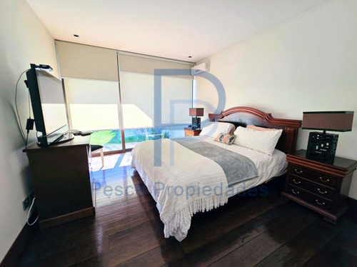 Casa Mediterránea En Prestigioso Y Seguro Condominio