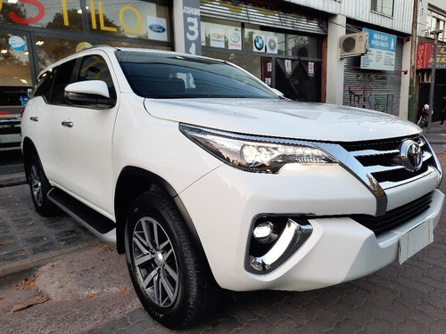 Imagen 2 de 11 de Toyota Sw4 2020 2.8 Srx 177cv 4x4 7as At