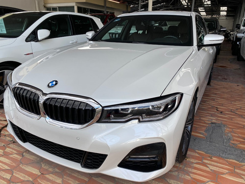 Imagen 1 de 15 de Bmw Serie 3 Sedán 330ia Sport Line Piel Qc 2020