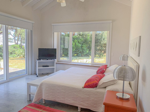Casa En Alquiler Por Temporada De 4 Dormitorios En Pinar Del Faro (ref: Est-49)