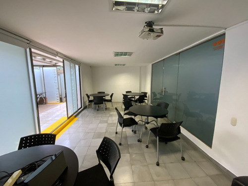 Imagen 11 de 19 de Hermoso Local Grande! En San Lucas El Poblado / En Exclusivo Centro Comercial!