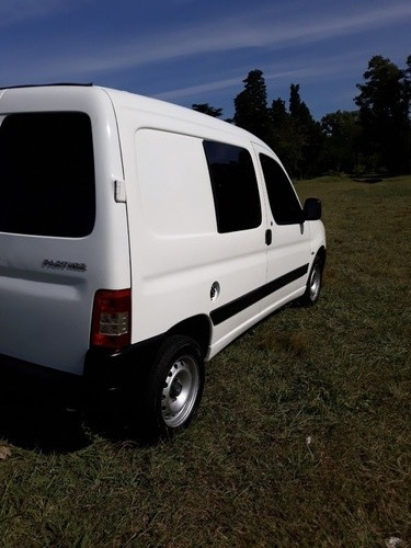 Imagen 10 de 14 de Peugeot Partner 1.4 Furgon Presence Aa