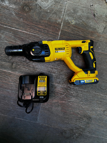 Taladro Rotomartillo Dewalt Dch133 Pila Cargador (Usado)