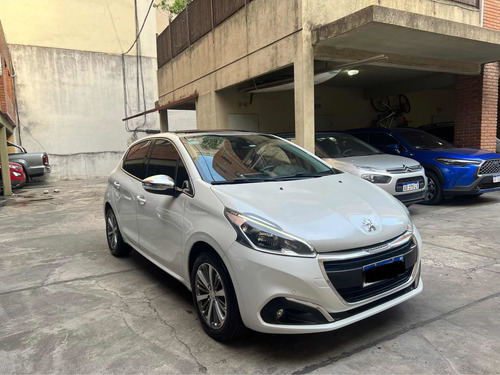 Imagen 3 de 10 de Peugeot 208 2017 1.6 Feline