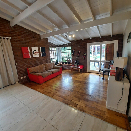 Imagen 3 de 30 de Chalet 4 Ambientes En Dos Plantas En Lo Mejor De Parque Luro