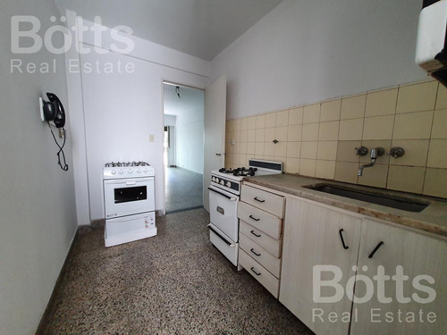 Depto 3 Amb En Alquiler, C/ Balcón Y Lavadero En Flores.
