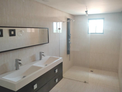 Imagen 6 de 10 de María Meléndez Alquila Townhouse En Villa Capri Guataparo