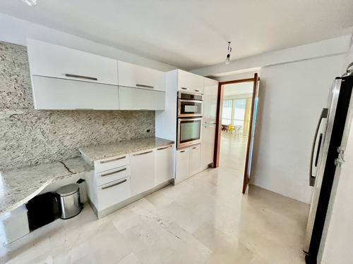 Vendo Apartamento 210 M2 4h/4b/3p Lomas Del Sol