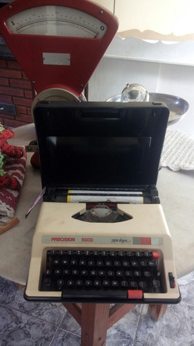 Maquina Antiga De Escrever Anos 90 Da Marca Precision 5000