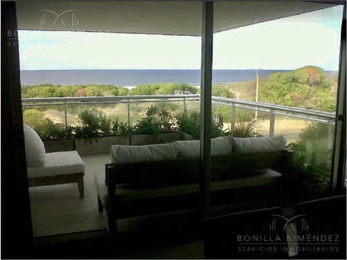 Magnífica Unidad Esquinera En Villa Brava Ii, 200 M2 Propios