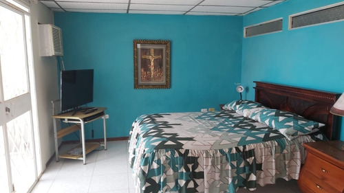 Imagen 7 de 16 de Vendo Villa 2 Plantas Salinas, Puerto Lucía, Con Piscina Y Garaje Privado, Amoblada, 3 Dormitorios, 3 Baños, Sala Comedor Cocina, Aires Acondicionados, Televisores, Camas, Porche Con Hamacas, Barbecue
