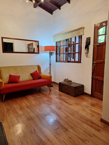 Excelente Chalet En Venta En Villa Tesei 4 Ambientes