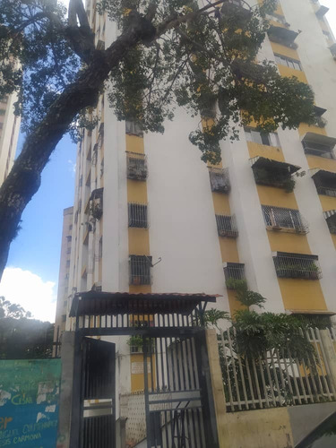 Apartamento Ubicado  Cerca De La Estación Del Metro, Los Jardines Del Valle 