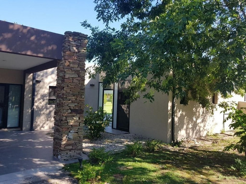 Imagen 4 de 17 de Hermosa Casa 5 Amb Con Gran Piscina En Fincas De San Vicente