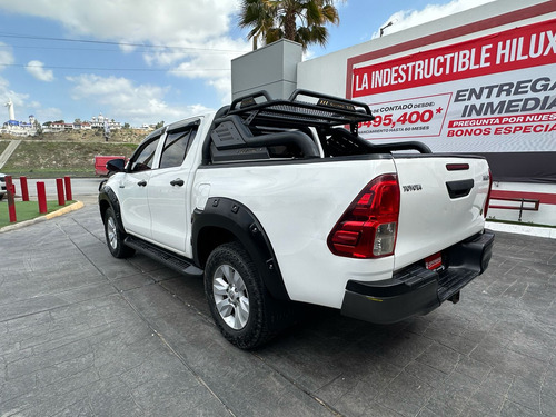 Toyota Hilux 2.7 Cabina Doble Sr Mt