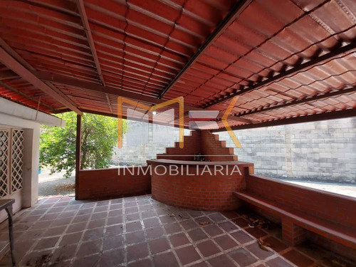 Imagen 12 de 13 de Mk Inmobiliaria Vende En La Urb. Los Caobos Av. Casanova Godoy / 04126968207