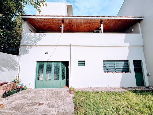 Casa Con Parque, Local Y Cochera En Quilmes