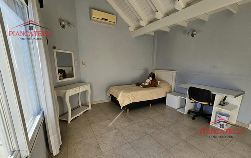 Venta De Casa En San Barrio San Patricio Con Hermoso Parque