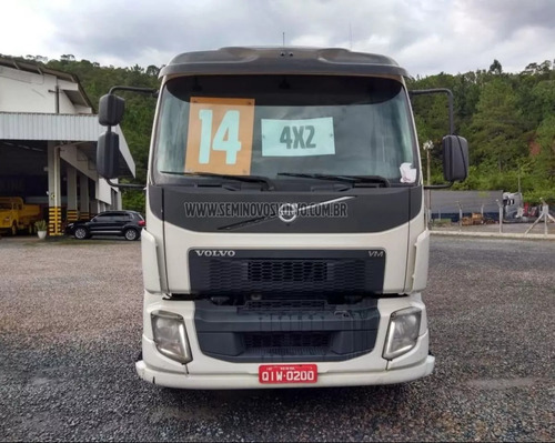 Volvo Vm 330 4x2 (e5) Leito Branco 2014 - Promoção **