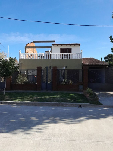 Casa En Venta En Longchamps