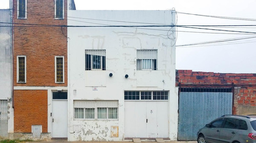 Imagen 2 de 8 de 119 E/ 35 Y 36 La Plata - Departamento 2 Dormitorios En Venta