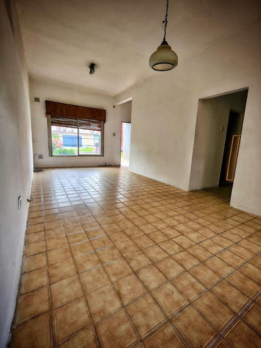 Imagen 4 de 24 de Casa 4 Ambientes Con Cochera En Venta