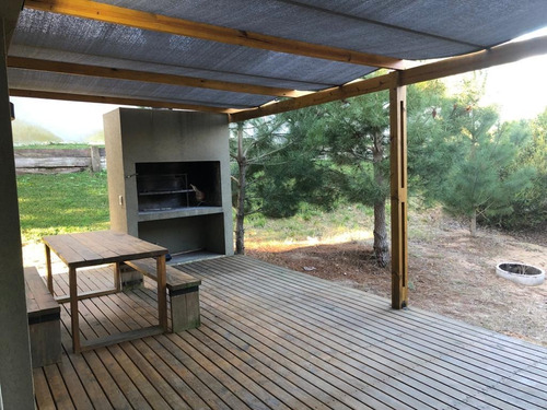 Imagen 4 de 14 de Casa Costa Esmeralda. 4 Amb. Parrilla. Directv. Wifi 6 Pax