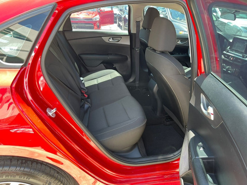 Imagen 3 de 15 de Kia Forte Lx Sedan 8674
