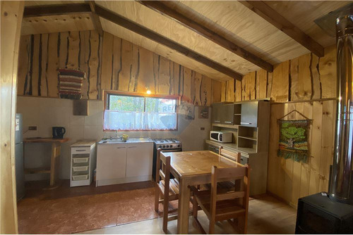 Parcela 8.700 M2 Con 6 Cabañas Equipadas Pucon