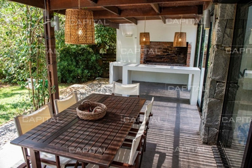 Espectacular Casa De Tres Dormitorios En Alquiler En El Pueblo De Jose Ignacio- Ref: 30338