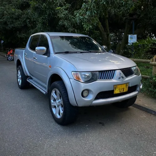 Mitsubishi L200 Sportero 2.5 Superlujo