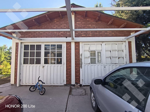 En Venta, Casa De 3 Dormitorios, B° Jardines De Hilmar, Plottier.