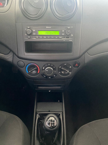 Imagen 6 de 12 de Chevrolet Aveo 2018 1.6 Ls At