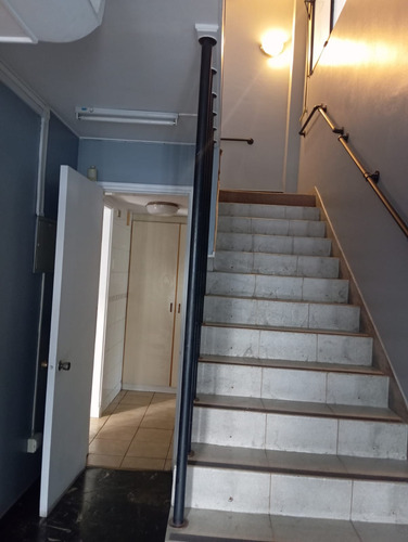 Gran Casa Comercial En El Mejor Sector De Ñuñoa