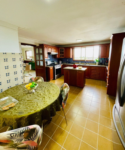 Vendo Exclusivo Penthouse De 3 Niveles En Ensanche Naco Codigo: Pd118