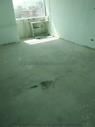 Imagen 3 de 8 de Alquiler Oficina En Catia La Mar Ref 450