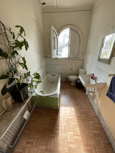 Arriendo Oficina En Casa Comercial Con Excelente Ubicacion