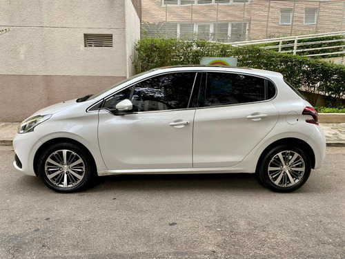 Peugeot 208 1.6 16v Griffe Flex Aut. 5p