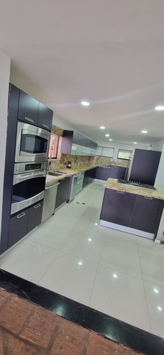 Apartamento Townhouse La Tahona 4hab/5baños/3p.estacionamien