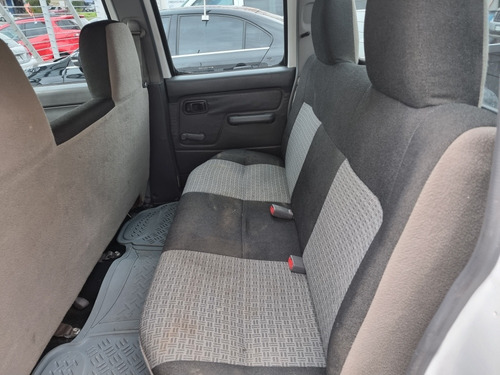 Imagen 5 de 13 de Nissan Np300 2012 2.4 Doble Cabina Típica Mt