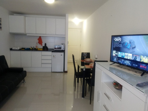 Imagen 4 de 14 de Alquiler Por Día, Apto Impecable Y Excelente Ubicación .-