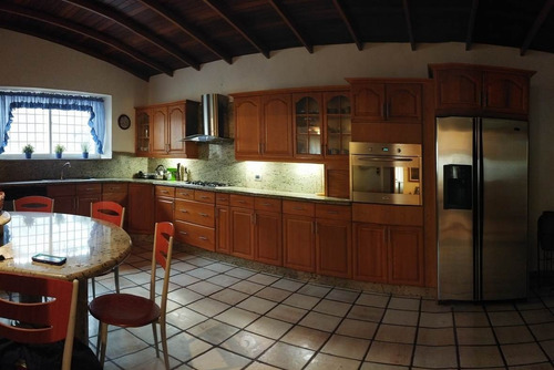 Imagen 7 de 10 de Townhouse En Venta Juanico, Urb. Villas Victoria