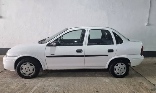 Chevrolet Corsa 1.6 Gl Aa Dh