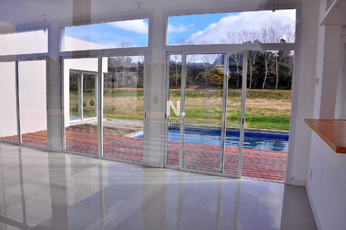 Casa En Barrio Privado **************financiado Hasta En 36 Cuotas Entregando 50% Contado -ref:4197