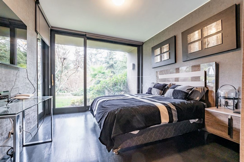 Casa En Arriendo De 6 Dorm. En Lo Barnechea