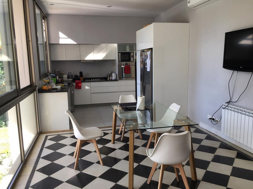 Imagen 5 de 11 de Casa Hecha A Nueva En Excelente Zona, Martínez Vias A Libertador