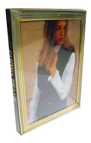 Imagen 2 de 2 de Portaretrato 5 X 7 Brass Tone
